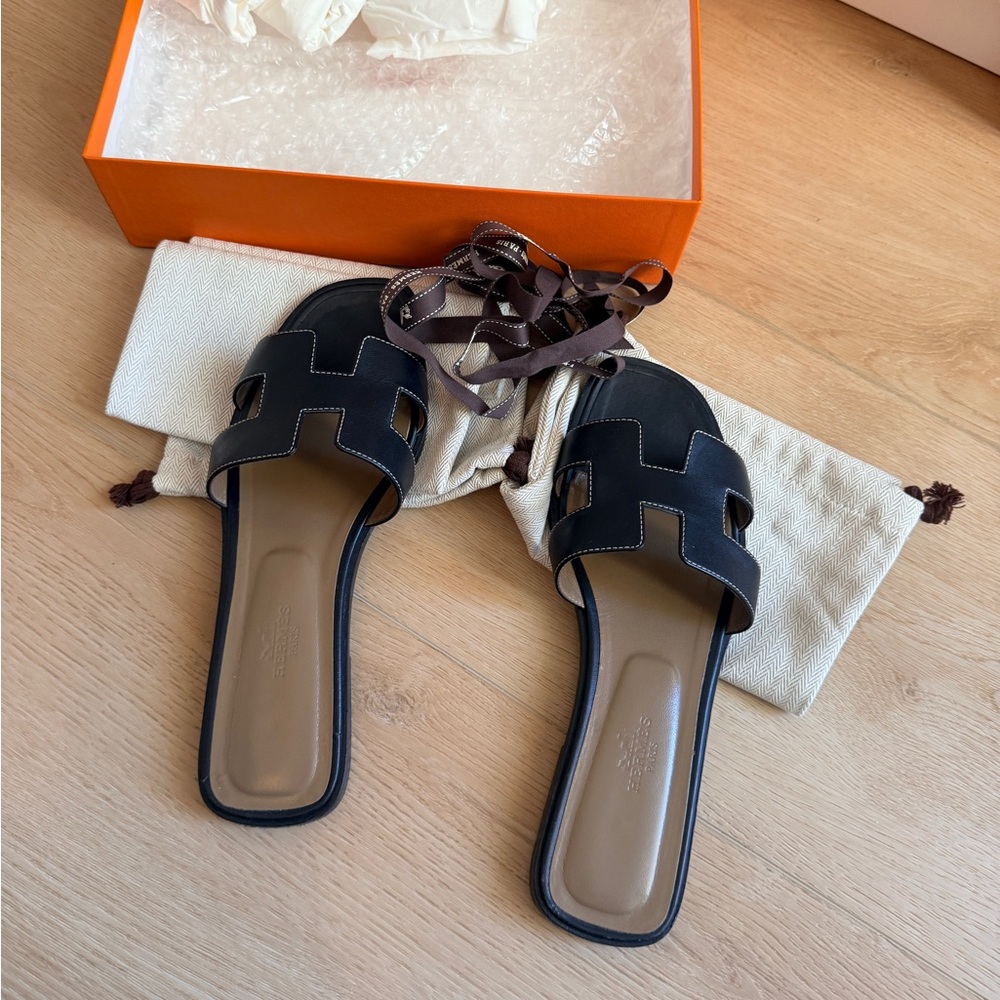 Authentic Hermes Oran Sandals - Black - 38.5 (Fits 7.5!) - Picture 12 of 14